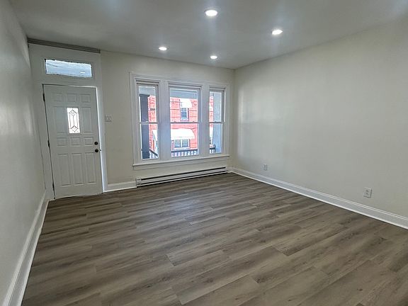3rd image of 1207 W Norwegian St
