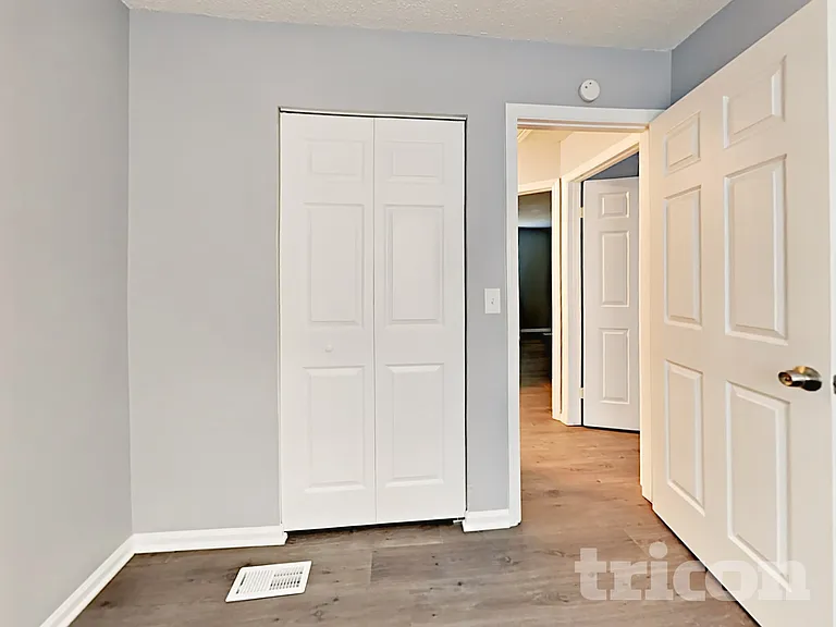 111 Woodspur Rd — Photo 10
