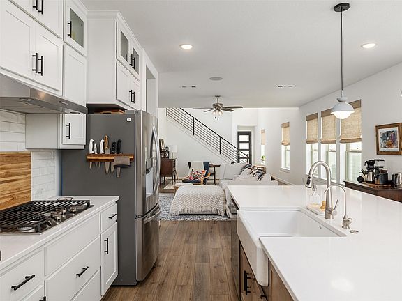 4th image of 233 Arrowhead Mound Rd