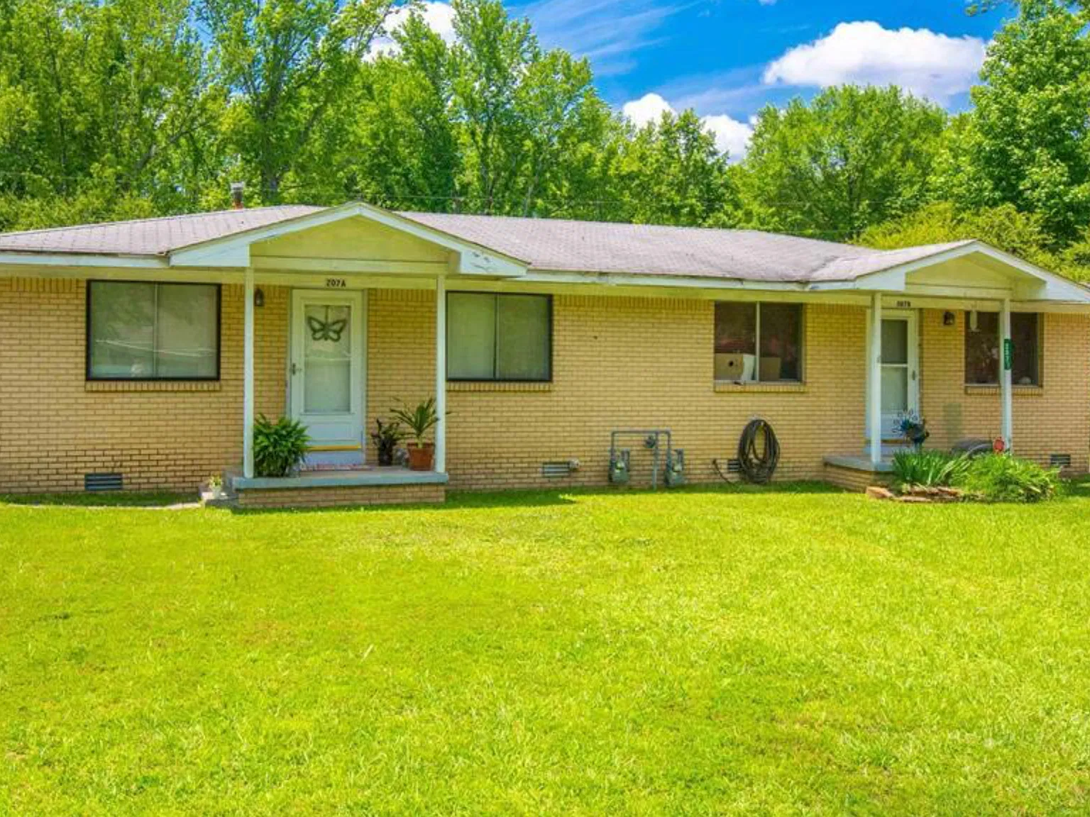2 bed, $1,100 — Photo 1