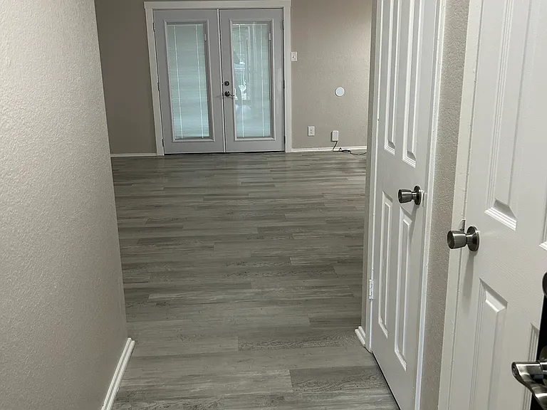 2110 Jerome Dr — Photo 5