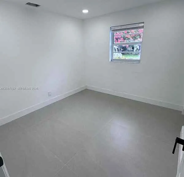4380 SW 49th Ct — Photo 16