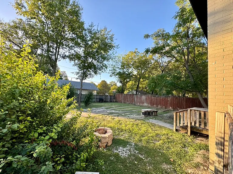 5738 Worth St — Photo 16