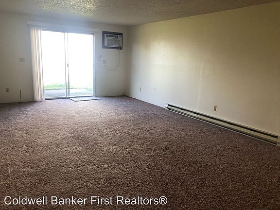 3rd image of 1800 Evergreen St APT 37