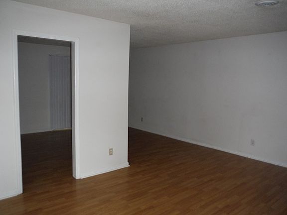 2nd image of 110 Maplewood Ct #A