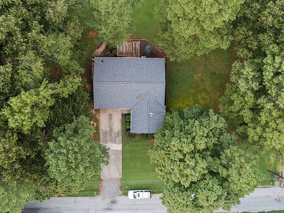2nd image of 204 Meadow Ln