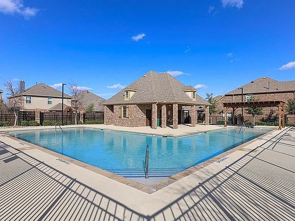 3rd image of 9932 Copperhead Ln