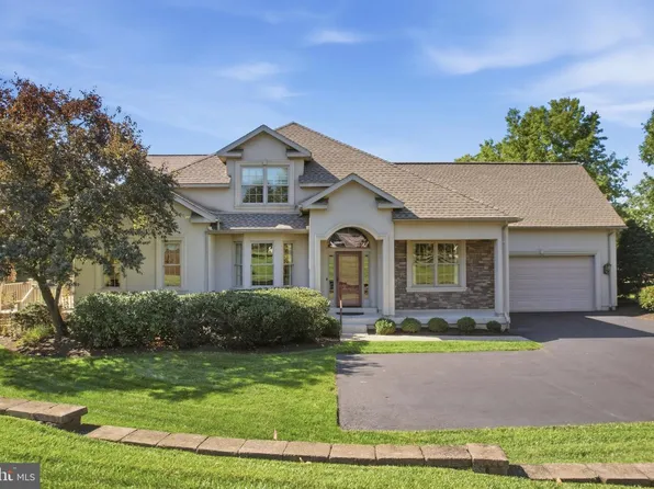 199 Country Club Dr, Telford, PA 18969