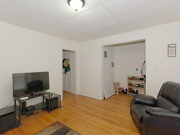 2nd image of 610 Morris St #1