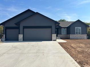 3490 N Forest Park St, Derby, KS 67037