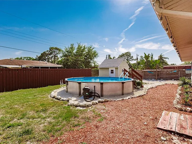 1720 Colleen St — Photo 47
