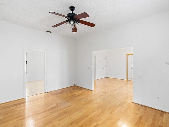 4th image of 1718 W North B St