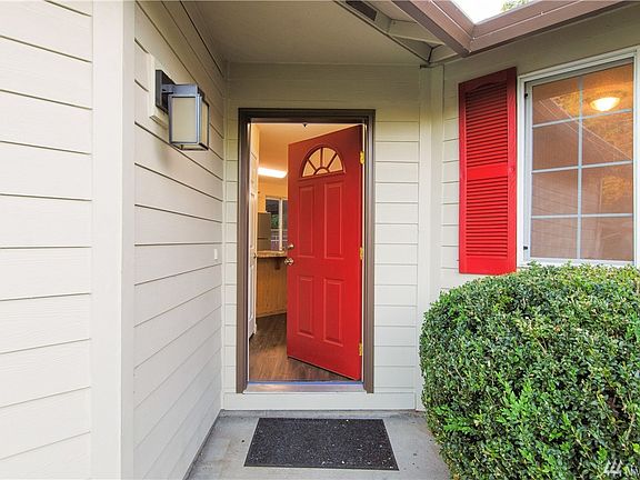 2nd image of 4724 NE 18th Ct