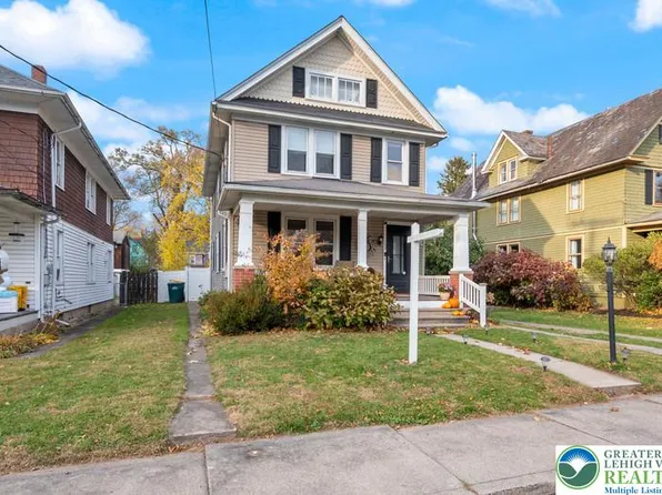 127 Sycamore Rd, Riegelsville, PA 18077