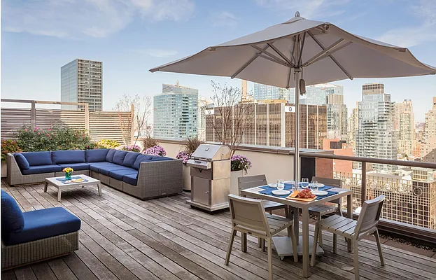 Rented by Compass | media 60