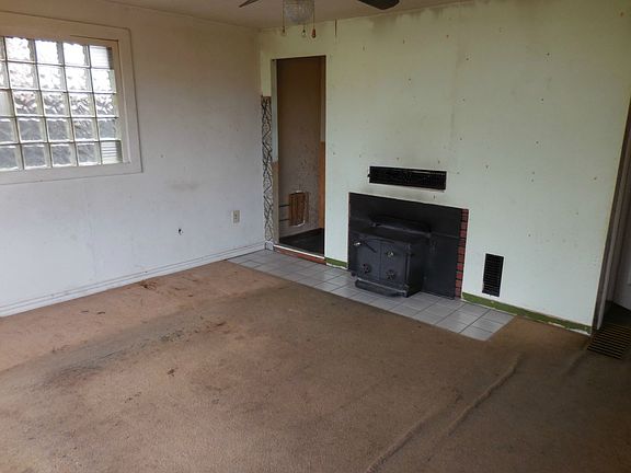 3rd image of 4145 W G St