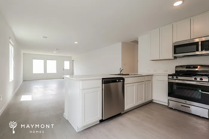313 Kayden Ct — Photo 8