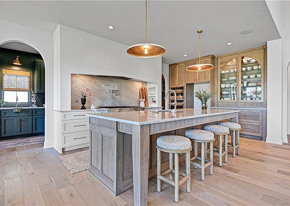 16912 Parkhill St, Overland Park, KS 66221 | Zillow