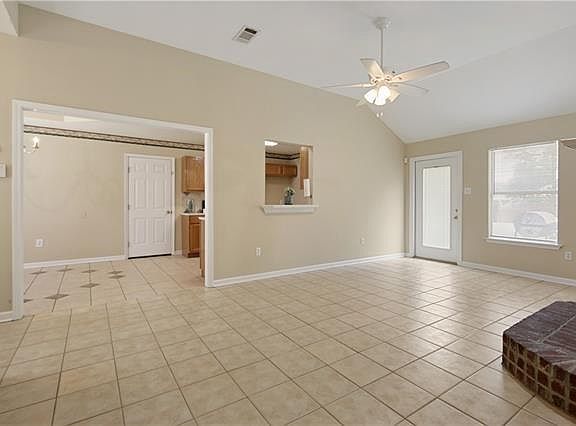 3rd image of 370 Lenwood Dr