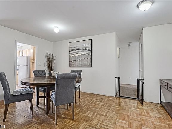4th image of 90 Prospect Ave