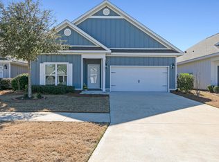 201 Lightning Bug Ln, Freeport, FL 32439