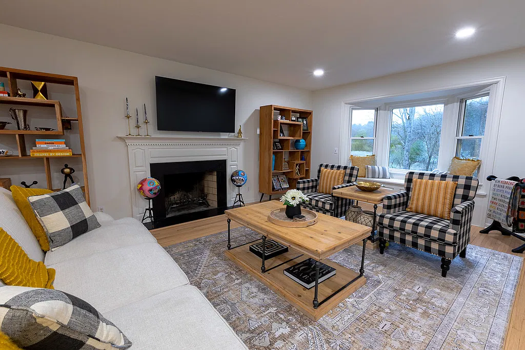 2 bed, 3.5 bath, 3600 sqft, $8,000 — Photo 4