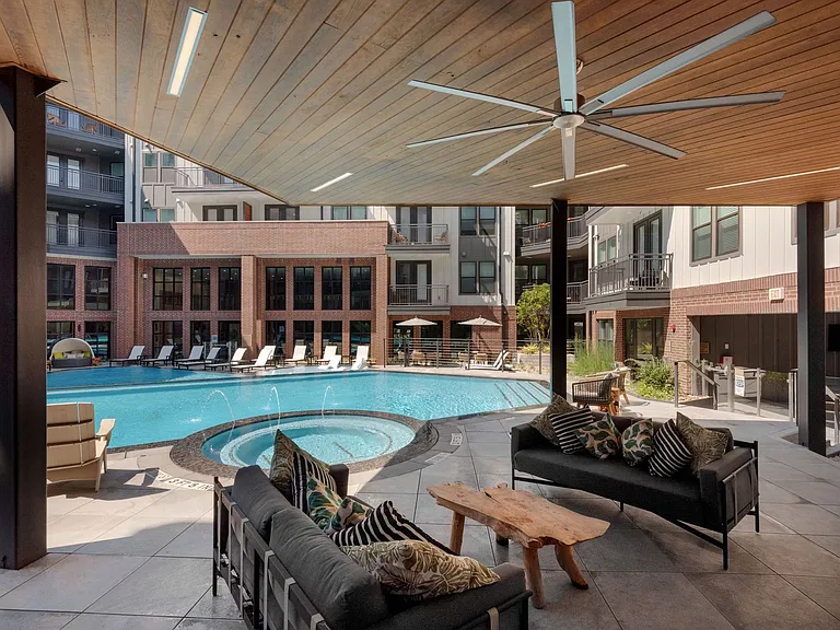 Troubadour Apartments — Photo 15