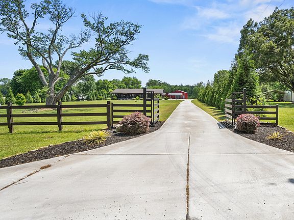 3rd image of 251 Falcon Dr