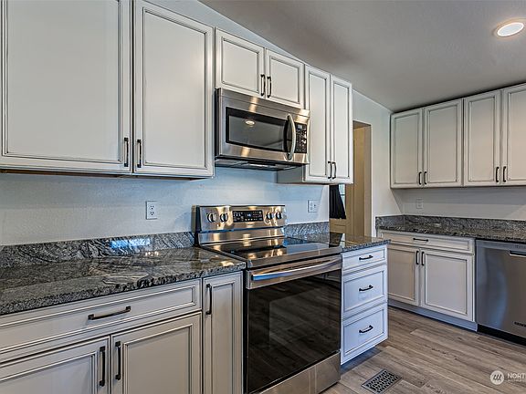 5th image of 12220 E 126th Street #130