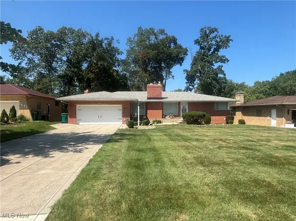 1691 E Parkhaven Dr, Seven Hills, OH 44131