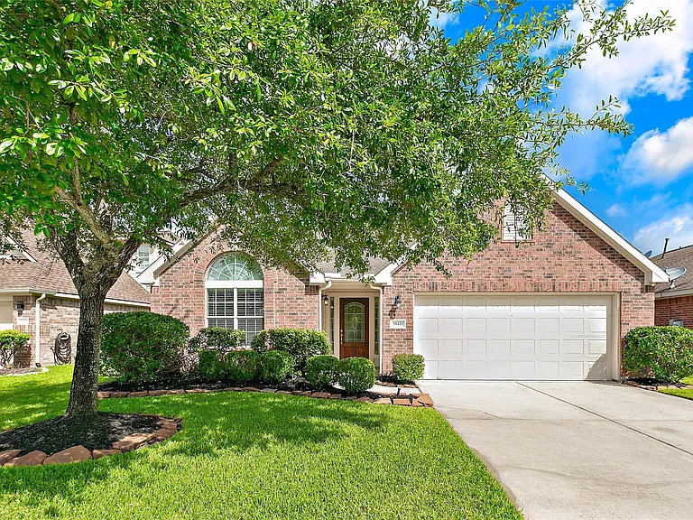 30411 Deleon Fields Dr — Photo 1