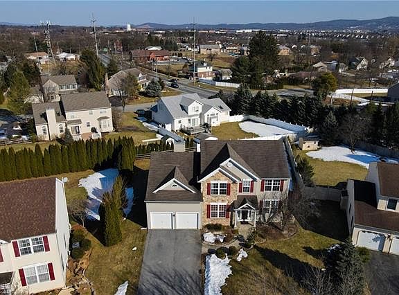 2nd image of 4008 Killarney Dr