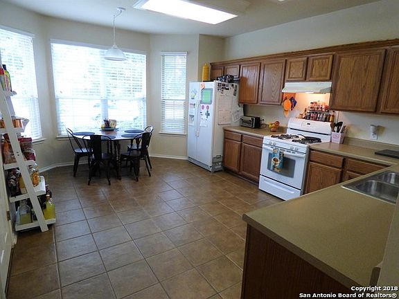 3rd image of 8614 Redwood Bnd