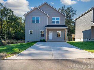 1429 10th Ave SW, Hickory, NC 28602