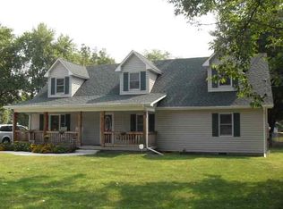 642 S Fulton St, Clinton, IN 47842