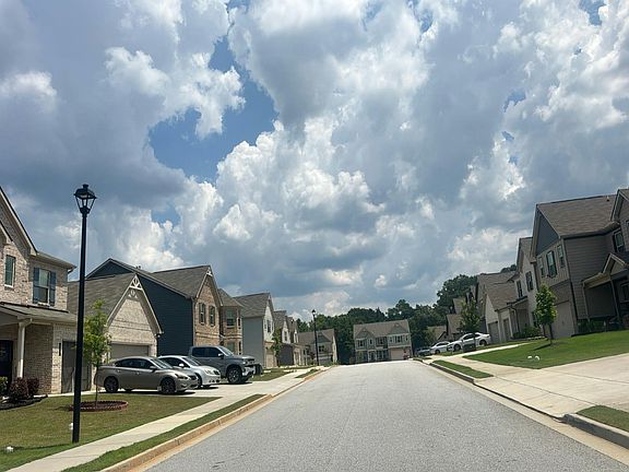 5th image of 211 Eleanora Way