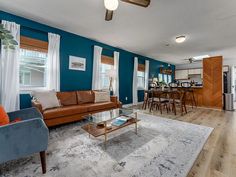 9 Oceanic St #C — Photo 2