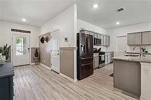 4 bed, 2.0 bath, 2364 sqft, $2,395 — Photo 3