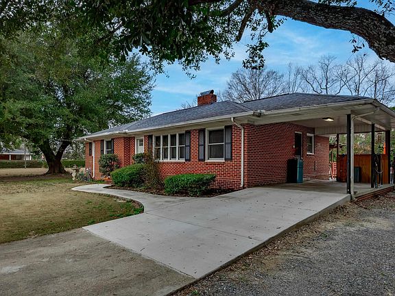 3rd image of 38 Black River Rd