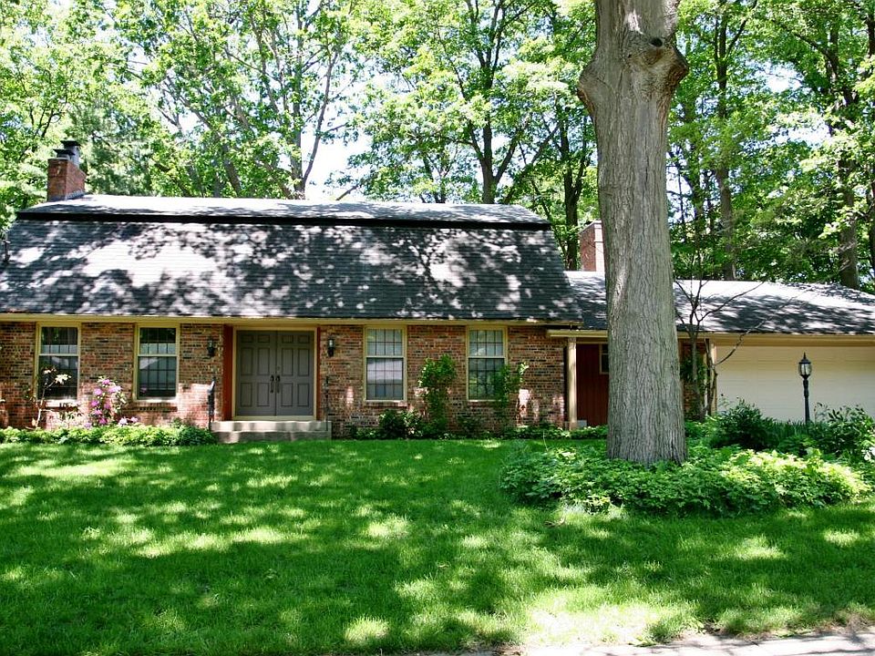 1st image of 139 W 37th St