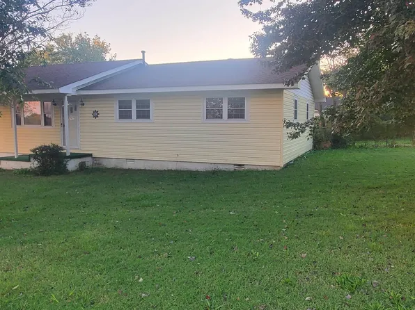 200 Kemp St, Gassville, AR 72635