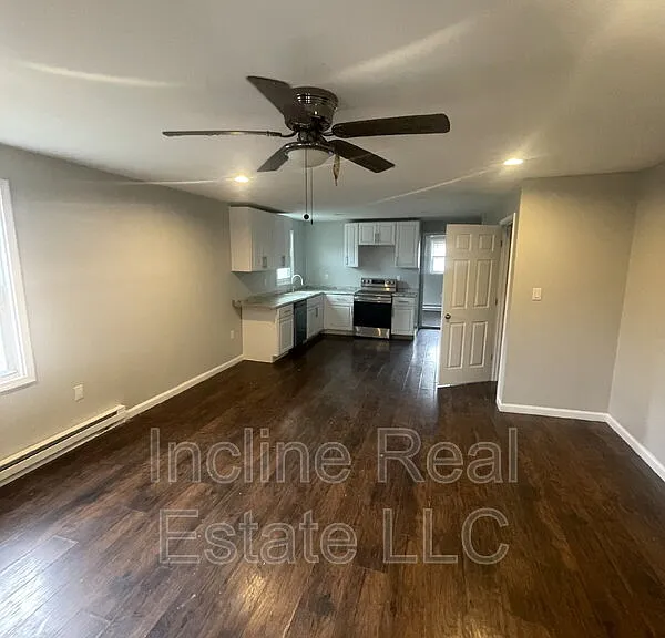 124 S 13th St — Photo 13