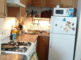 22 Suffolk St #2T, Cambridge, MA 02139