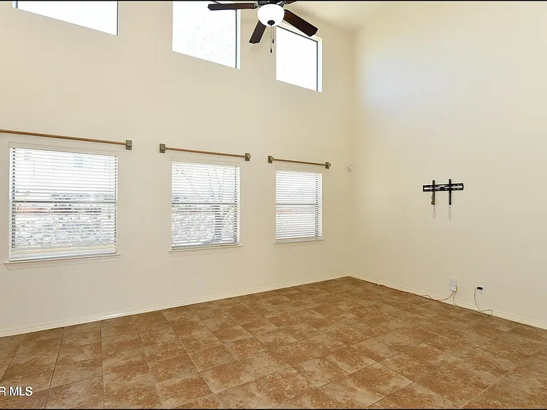 14309 S Cave Ave — Photo 7