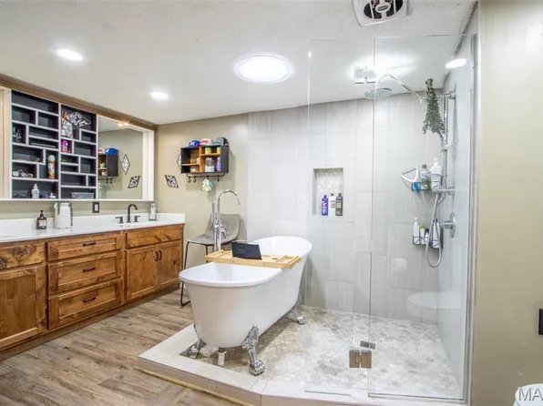 11 Willow Ln, Lebanon, MO 65536