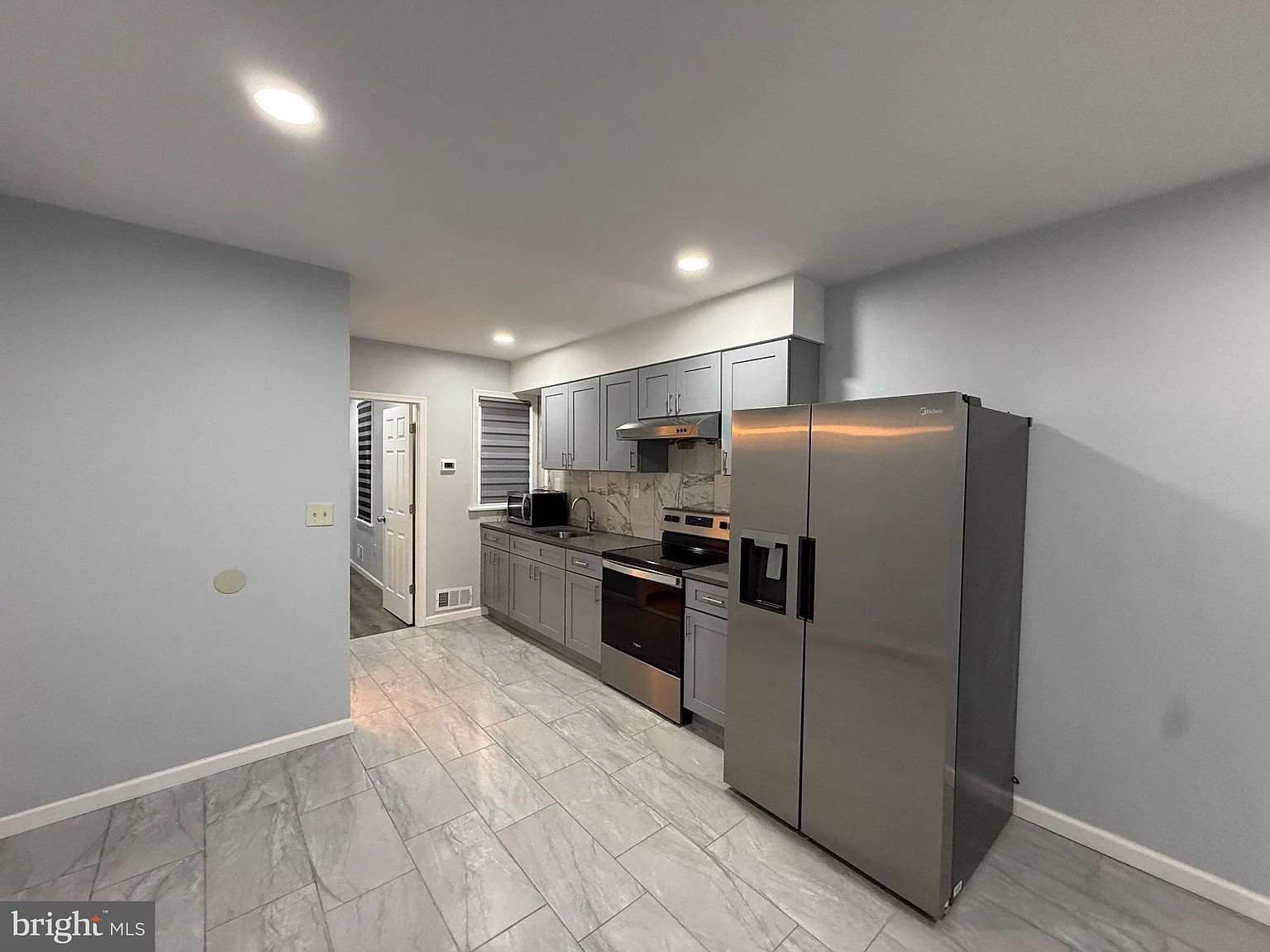 1 bed, 1.0 bath, 2200 sqft, $1,450 — Photo 1
