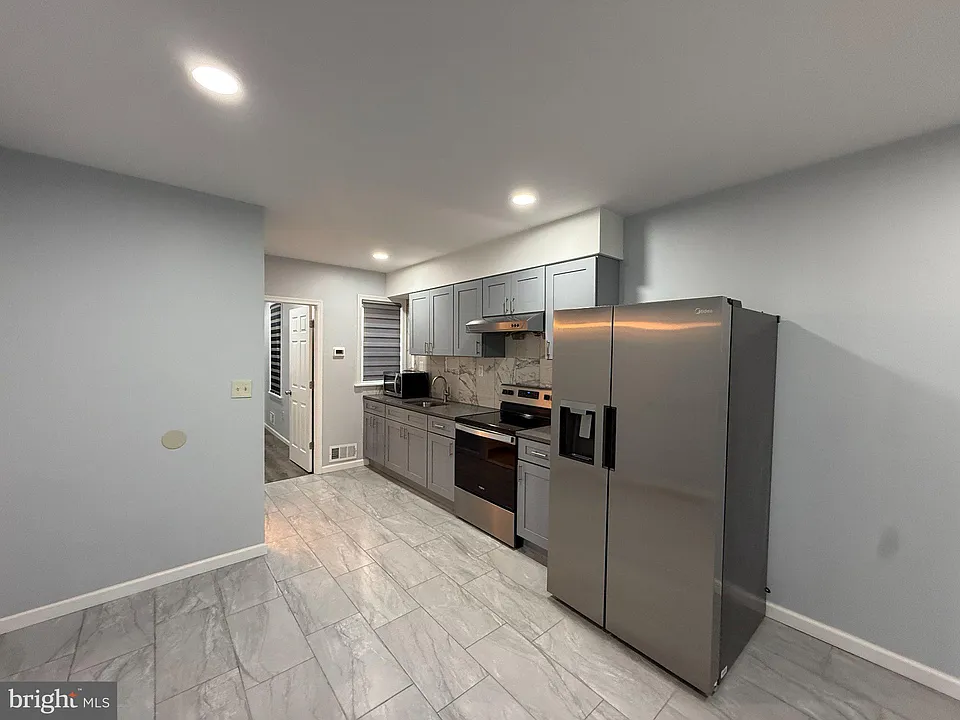 32 S 53rd St #1