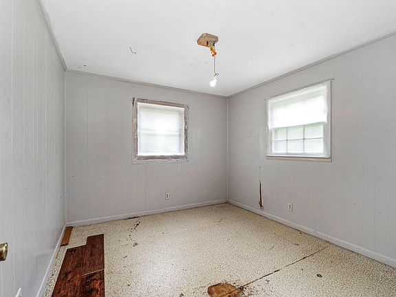 2nd image of 110 Mason Rd