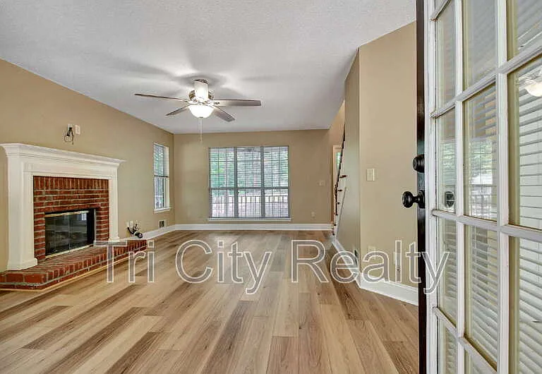 49 Montrose Ln — Photo 25