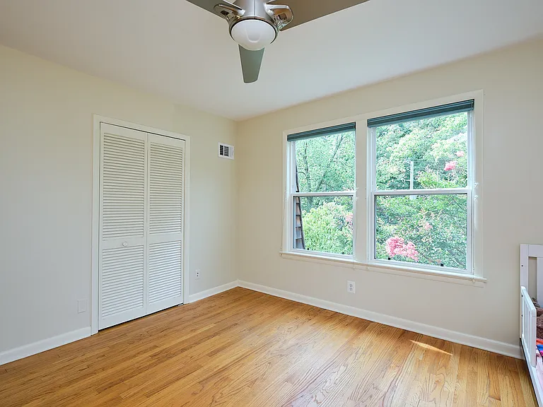 1318 Perry St NE — Photo 32
